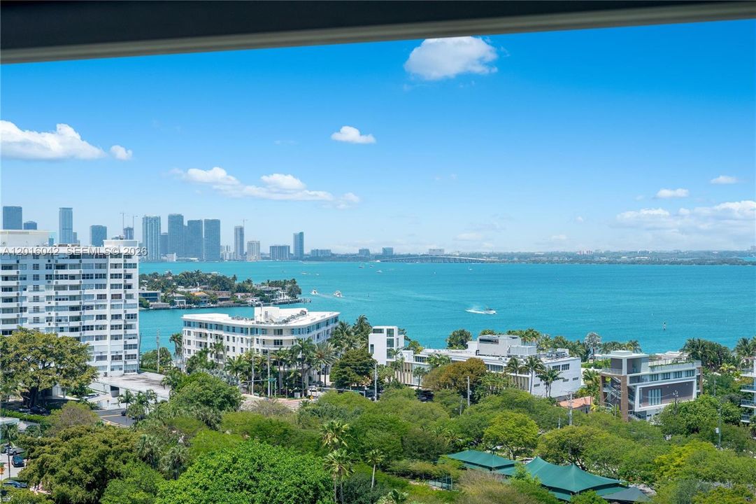 Activo con contrato: $1,199,000 (2 camas, 2 baños, 1403 Pies cuadrados)