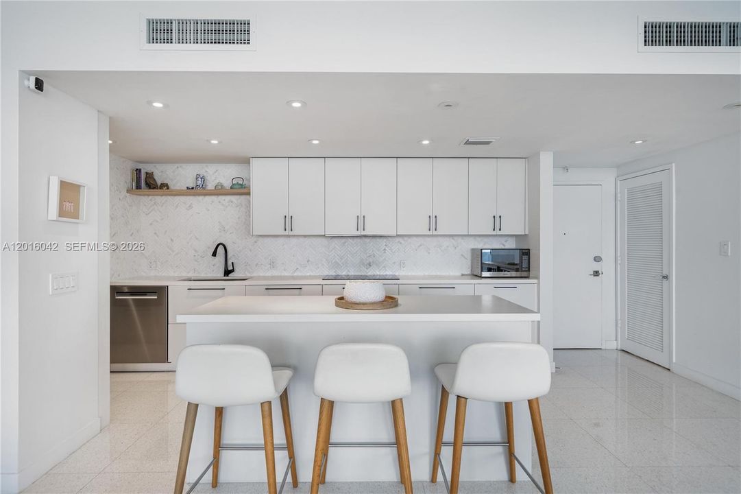Activo con contrato: $1,199,000 (2 camas, 2 baños, 1403 Pies cuadrados)