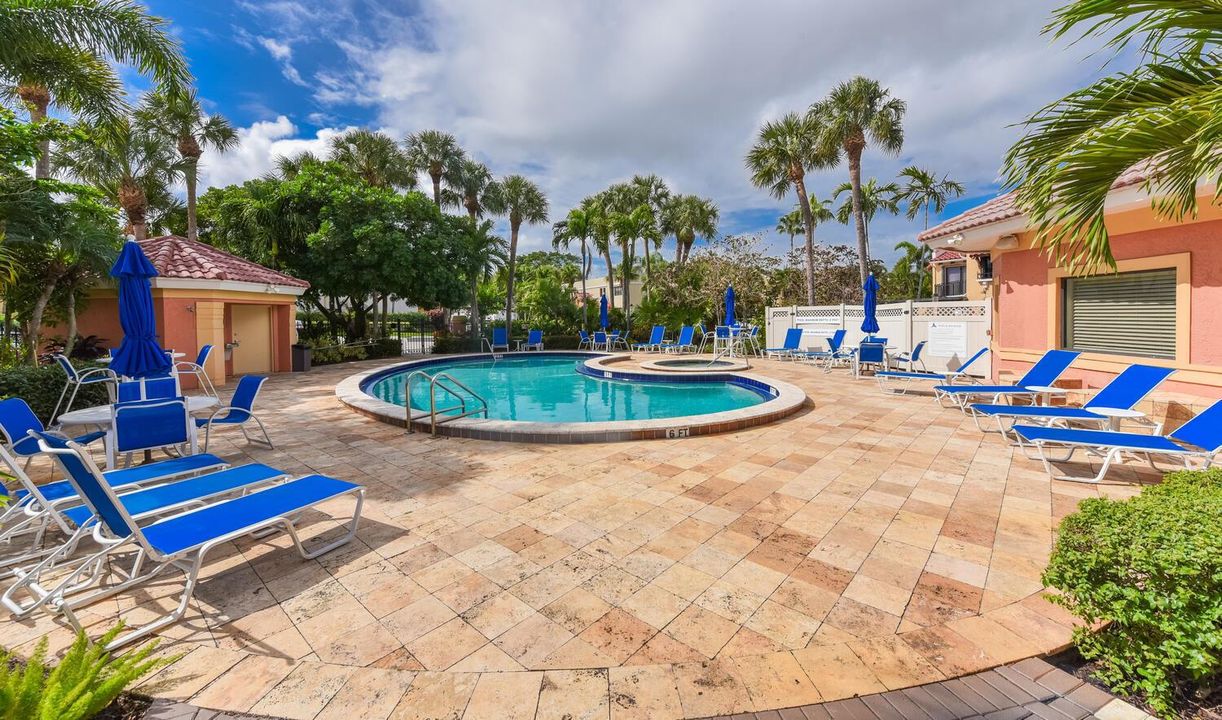 800 Uno Lago Dr Apt 104 Juno-large-022-0