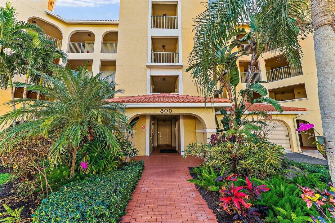001-800UnoLagoDrive304-NorthPalmBeach-FL