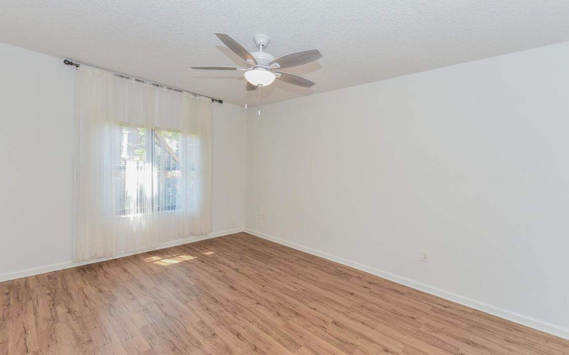 800 Uno Lago Dr Apt 104 Juno-large-014-0