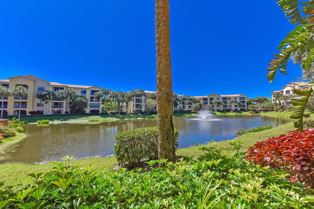 800 Uno Lago Dr Apt 104 Juno-large-019-0