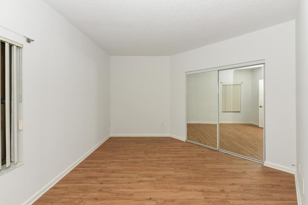 800 Uno Lago Dr Apt 104 Juno-large-004-0