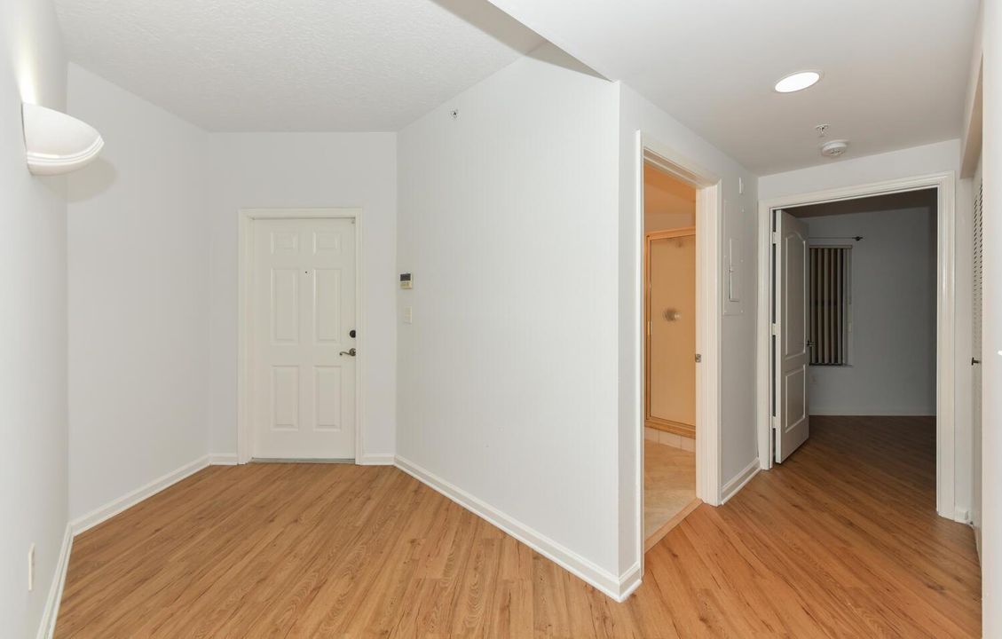 800 Uno Lago Dr Apt 104 Juno-large-003-0