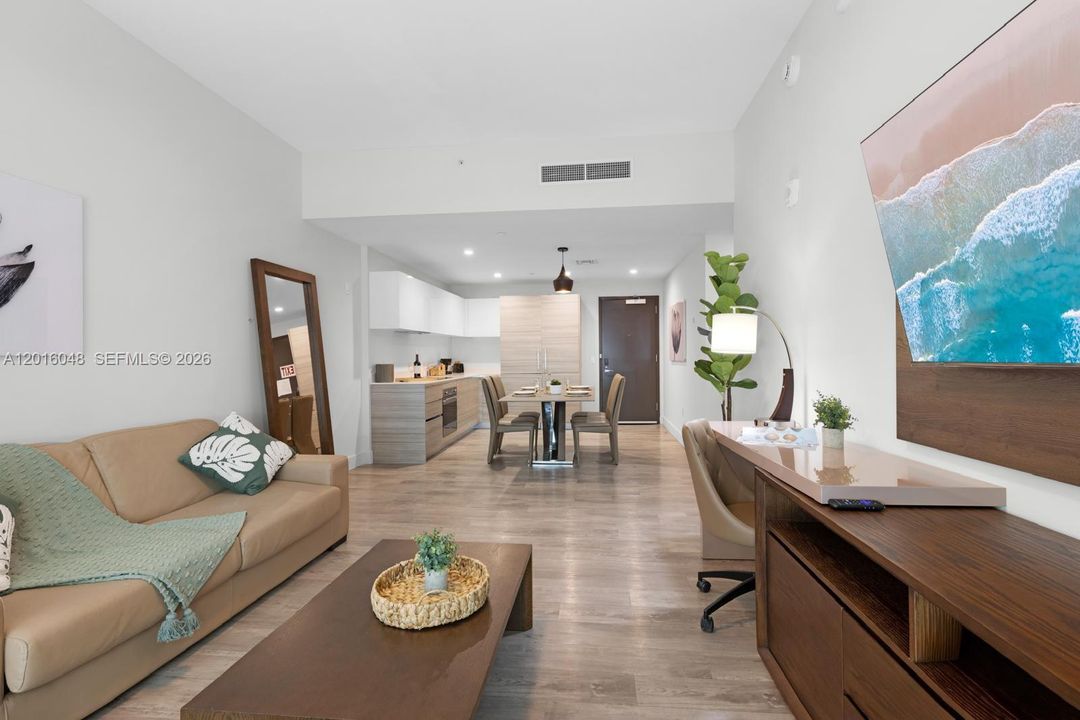 Activo con contrato: $369,000 (1 camas, 1 baños, 724 Pies cuadrados)