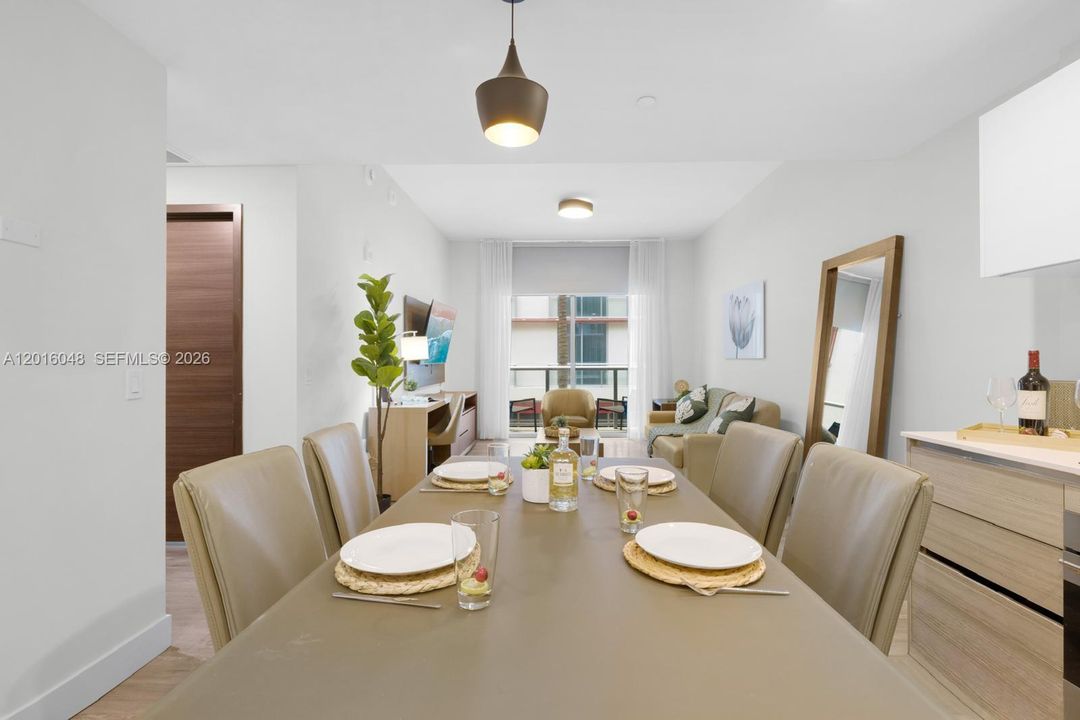 Activo con contrato: $369,000 (1 camas, 1 baños, 724 Pies cuadrados)
