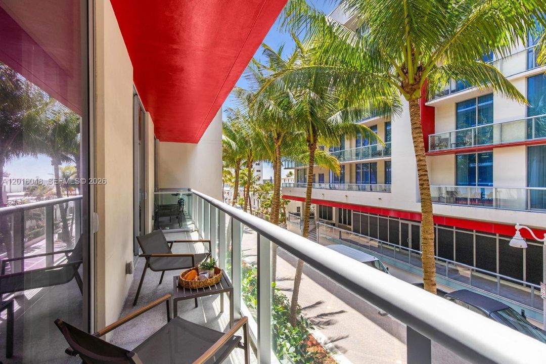 Activo con contrato: $369,000 (1 camas, 1 baños, 724 Pies cuadrados)