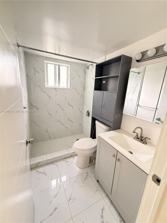 Active With Contract: $2,800 (3 beds, 2 baths, 1000 Square Feet)