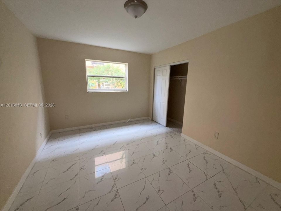 Active With Contract: $2,800 (3 beds, 2 baths, 1000 Square Feet)