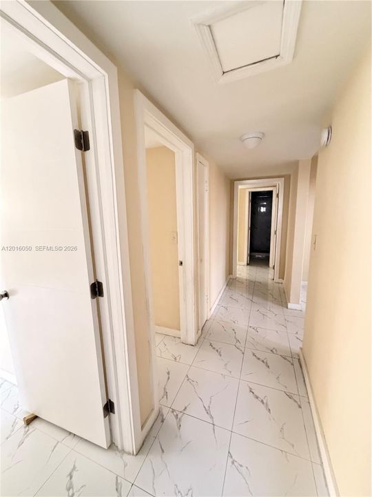 Active With Contract: $2,800 (3 beds, 2 baths, 1000 Square Feet)