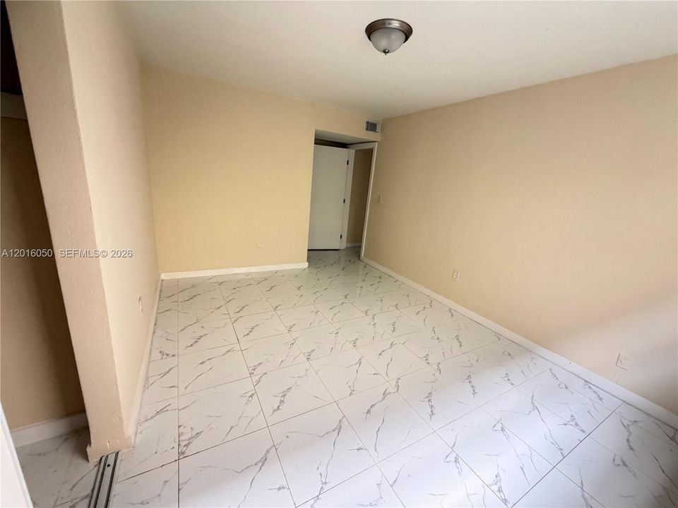 Active With Contract: $2,800 (3 beds, 2 baths, 1000 Square Feet)