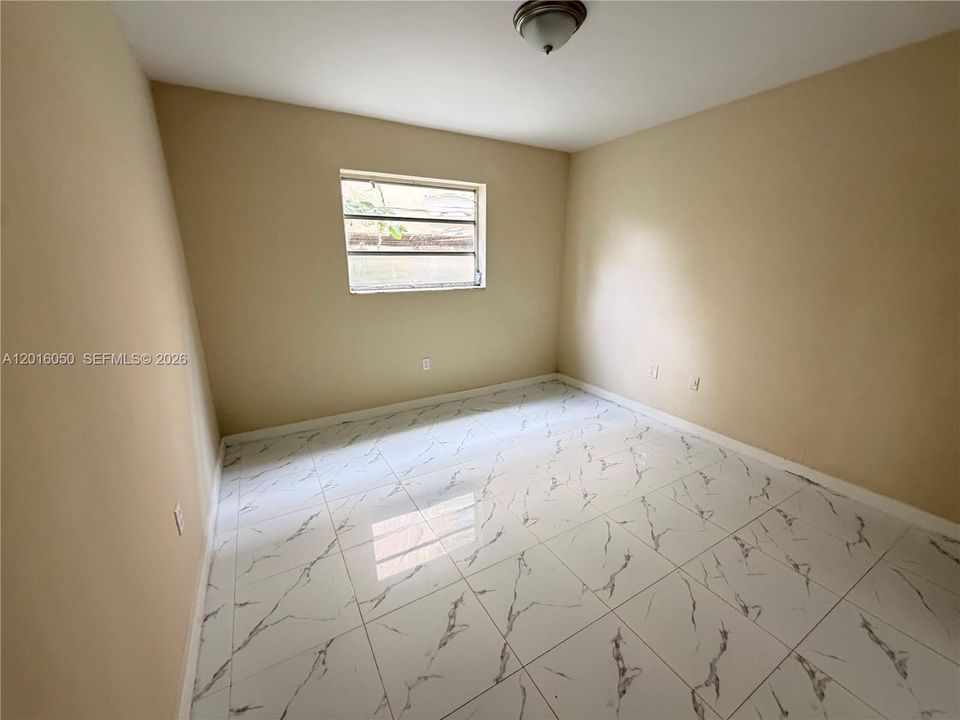Active With Contract: $2,800 (3 beds, 2 baths, 1000 Square Feet)