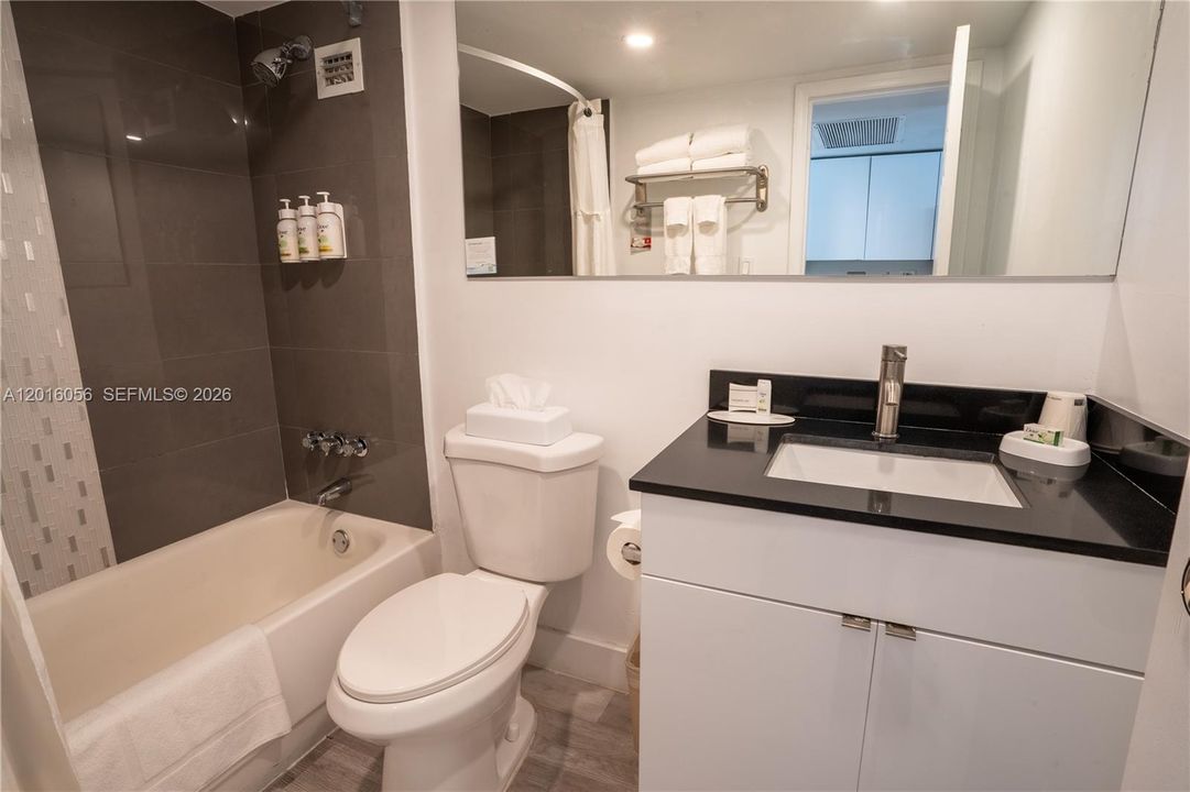 For Sale: $179,500 (0 beds, 1 baths, 360 Square Feet)
