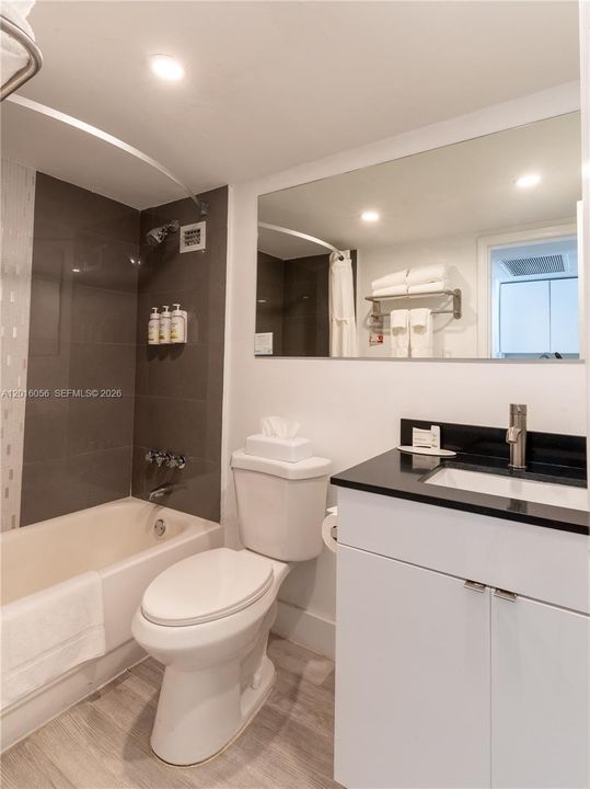 For Sale: $179,500 (0 beds, 1 baths, 360 Square Feet)