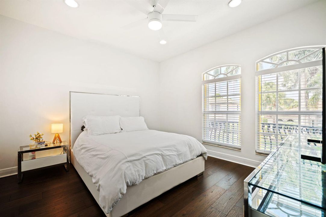 32-web-or-mls-16014-laurel-creek-dr