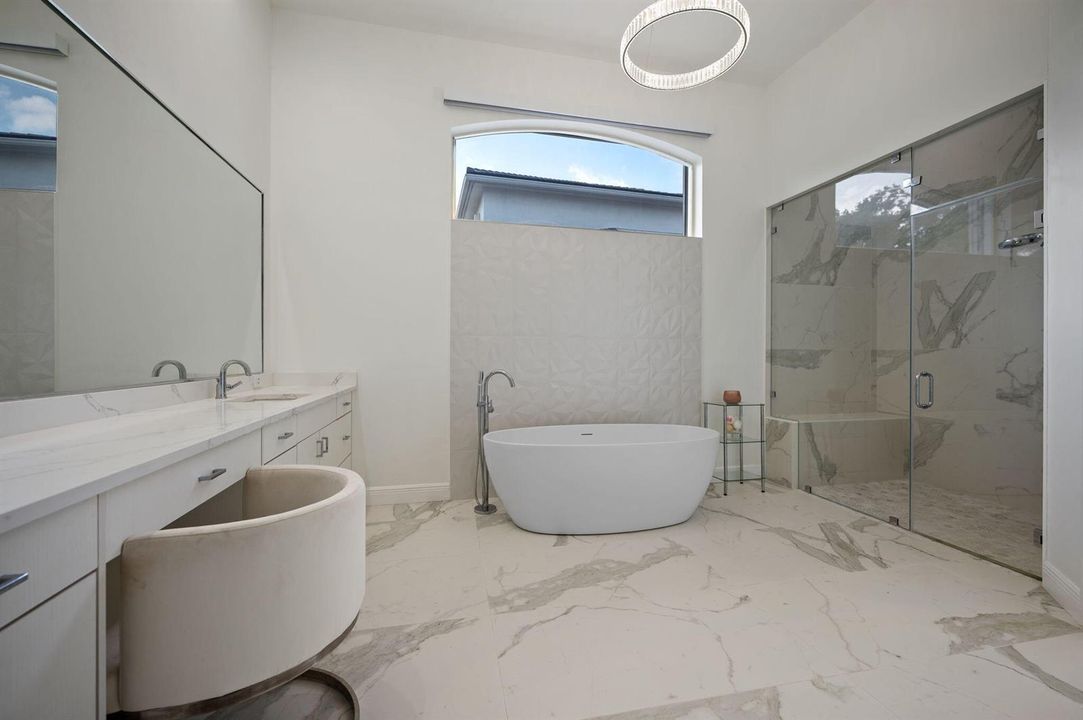 24-web-or-mls-16014-laurel-creek-dr