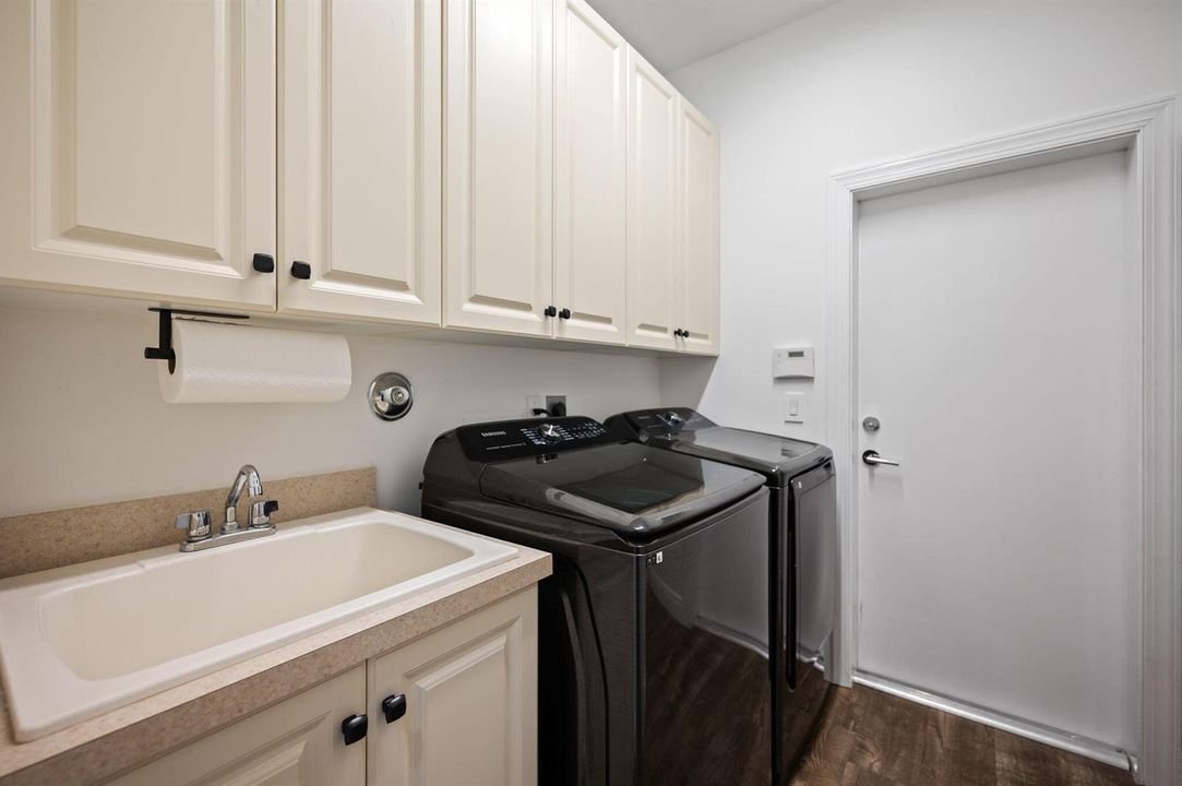 38-web-or-mls-16014-laurel-creek-dr