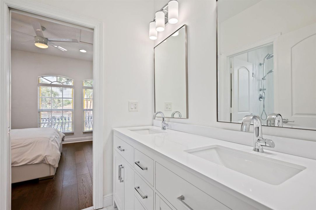 35-web-or-mls-16014-laurel-creek-dr