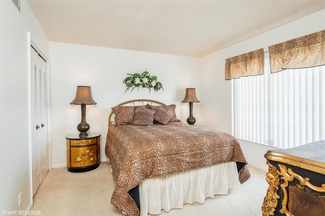 15_250JohnFKennedyDrive408_18_Bedroom_Hi