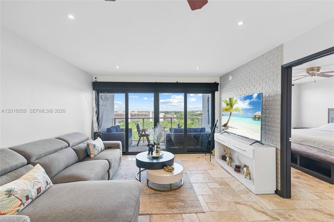 В аренду: $4,200 (2 спален, 2 ванн, 1002 Квадратных фут)
