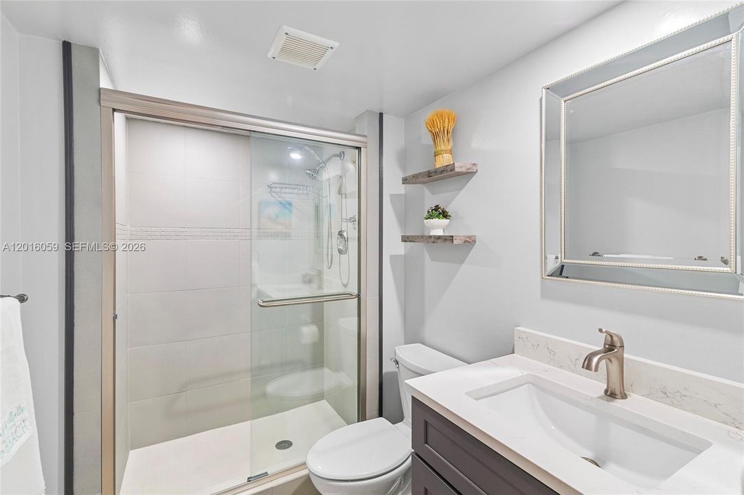 В аренду: $4,200 (2 спален, 2 ванн, 1002 Квадратных фут)
