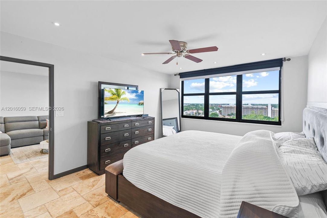 В аренду: $4,200 (2 спален, 2 ванн, 1002 Квадратных фут)
