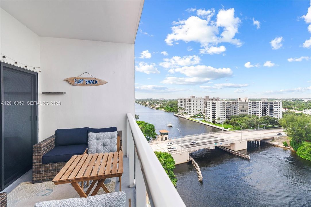 В аренду: $4,200 (2 спален, 2 ванн, 1002 Квадратных фут)