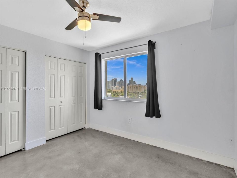 For Sale: $350,000 (2 beds, 2 baths, 891 Square Feet)