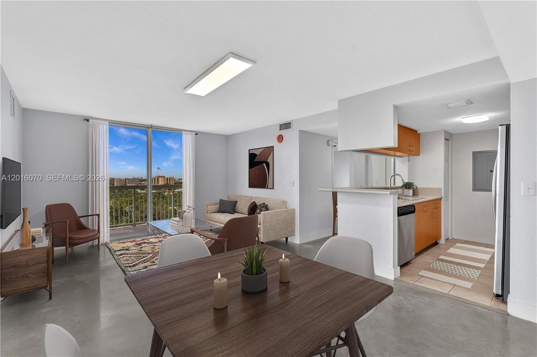 For Sale: $350,000 (2 beds, 2 baths, 891 Square Feet)