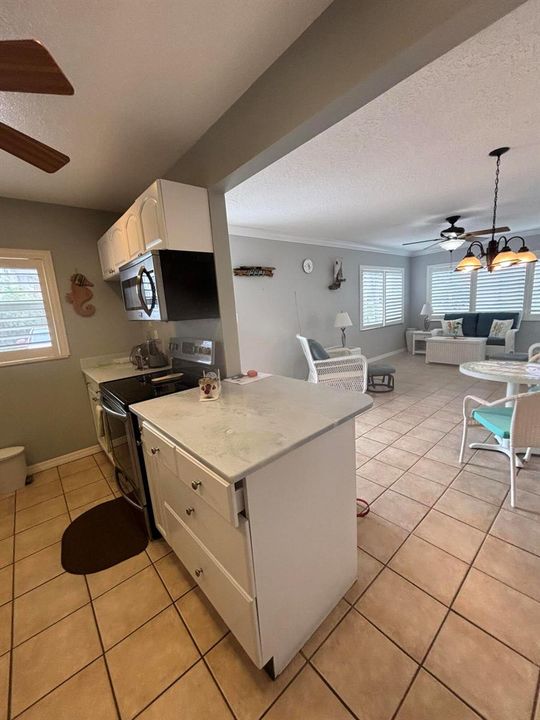 Kitchen counter Bar