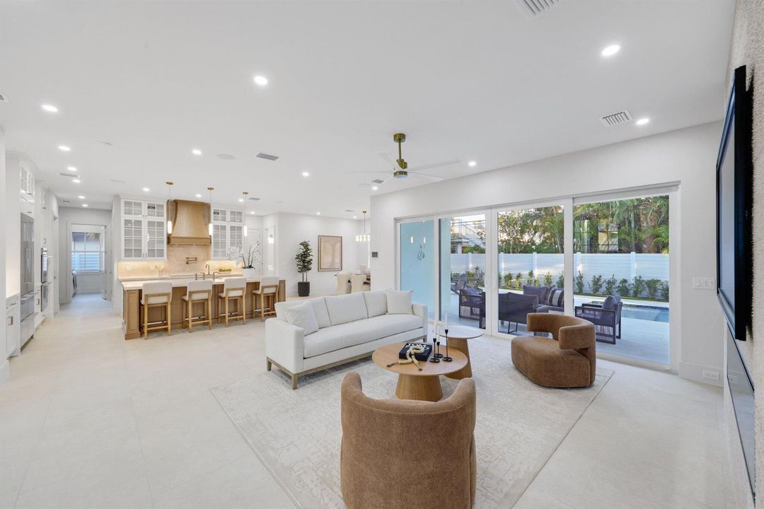 1041 Bimini Lane - 21.jpg-SMALL