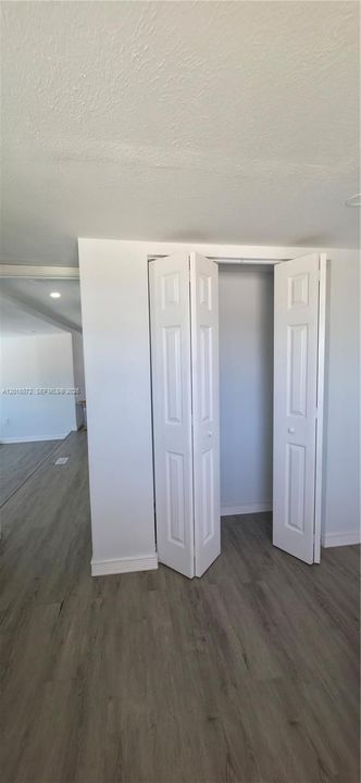 For Sale: $215,000 (3 beds, 2 baths, 595 Square Feet)
