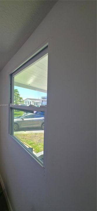 For Sale: $215,000 (3 beds, 2 baths, 595 Square Feet)
