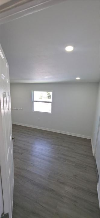For Sale: $215,000 (3 beds, 2 baths, 595 Square Feet)