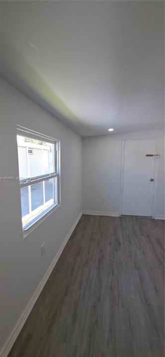 For Sale: $215,000 (3 beds, 2 baths, 595 Square Feet)