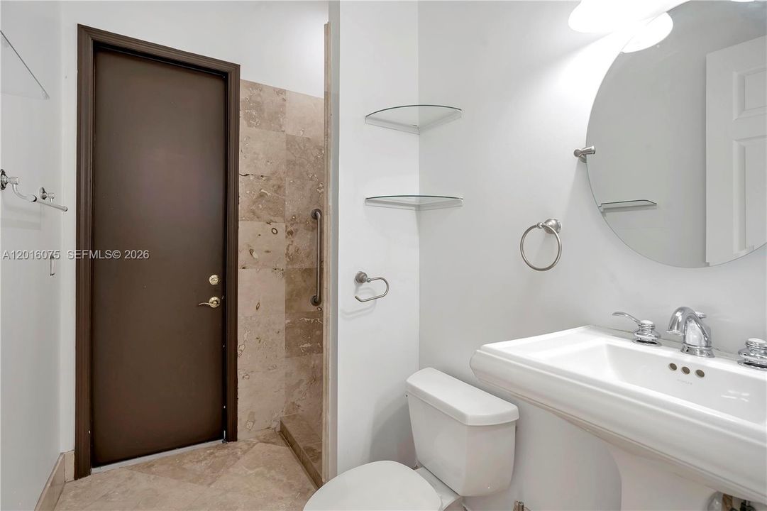 Active With Contract: $5,995 (5 beds, 6 baths, 3779 Square Feet)