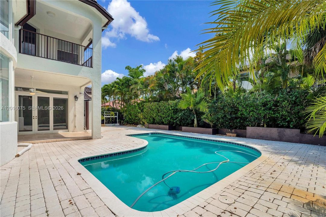 Active With Contract: $5,995 (5 beds, 6 baths, 3779 Square Feet)