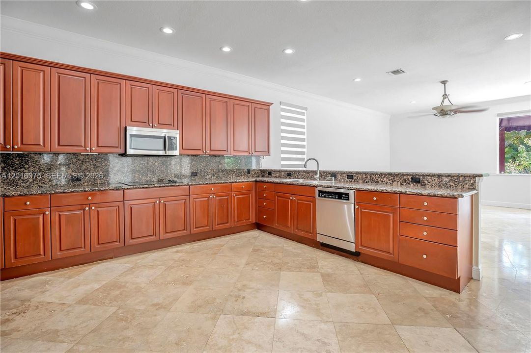 Active With Contract: $5,995 (5 beds, 6 baths, 3779 Square Feet)