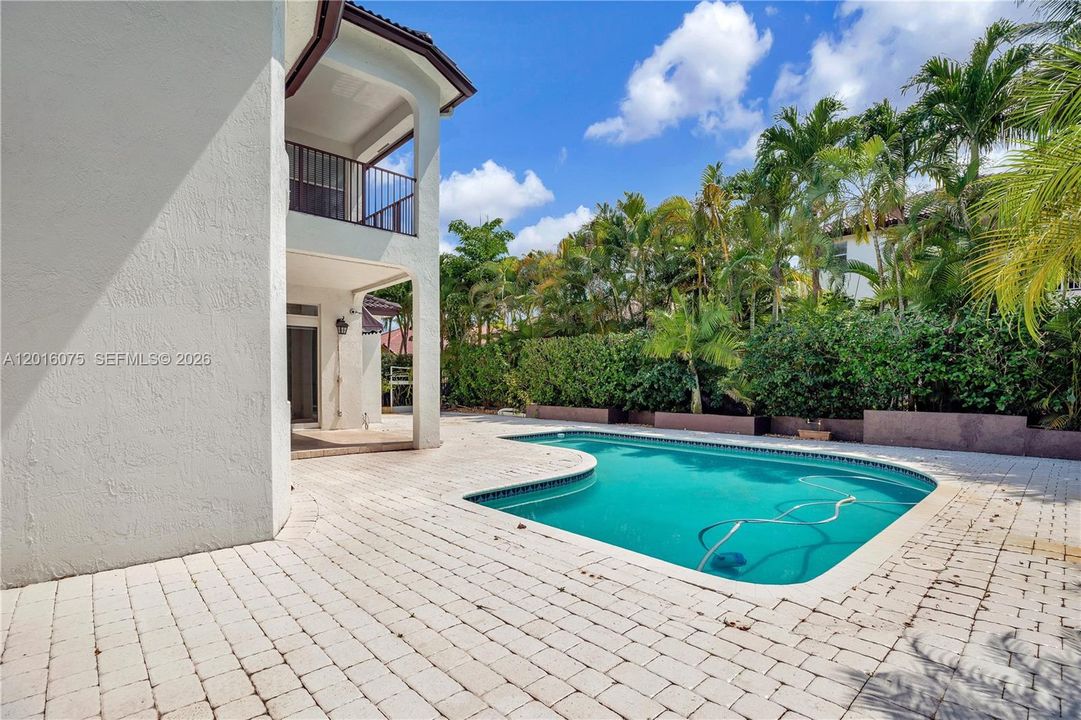 Active With Contract: $5,995 (5 beds, 6 baths, 3779 Square Feet)