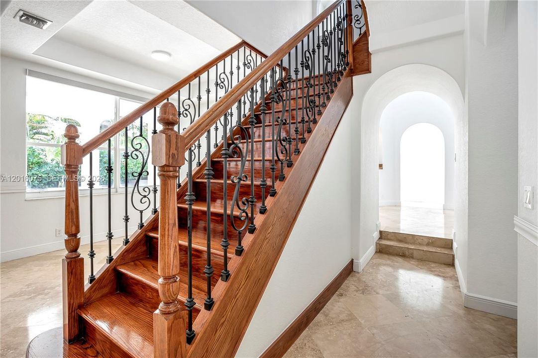 Active With Contract: $5,995 (5 beds, 6 baths, 3779 Square Feet)