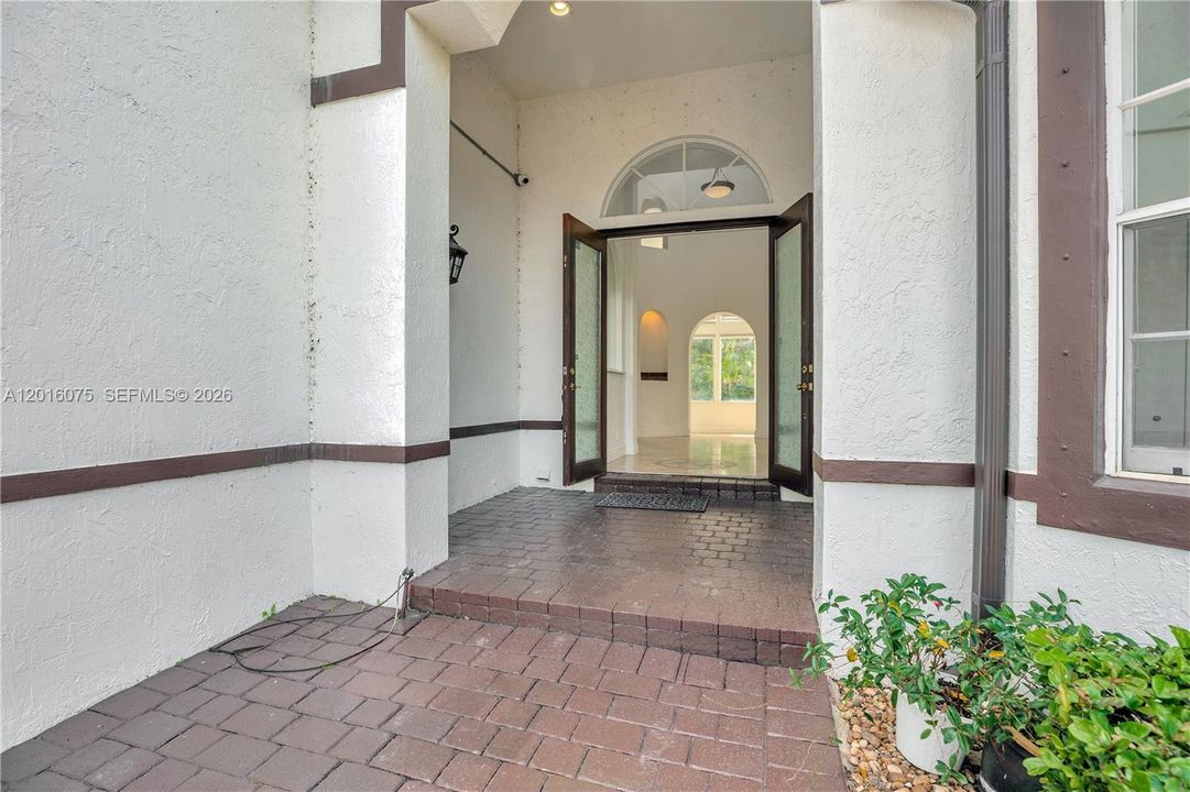 Active With Contract: $5,995 (5 beds, 6 baths, 3779 Square Feet)