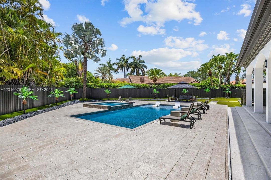 En Venta: $3,200,000 (6 camas, 7 baños, 6140 Pies cuadrados)
