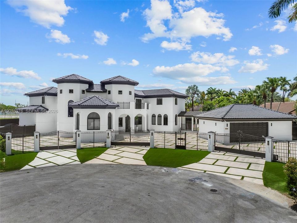 En Venta: $3,200,000 (6 camas, 7 baños, 6140 Pies cuadrados)
