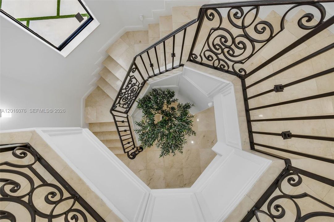 En Venta: $3,200,000 (6 camas, 7 baños, 6140 Pies cuadrados)