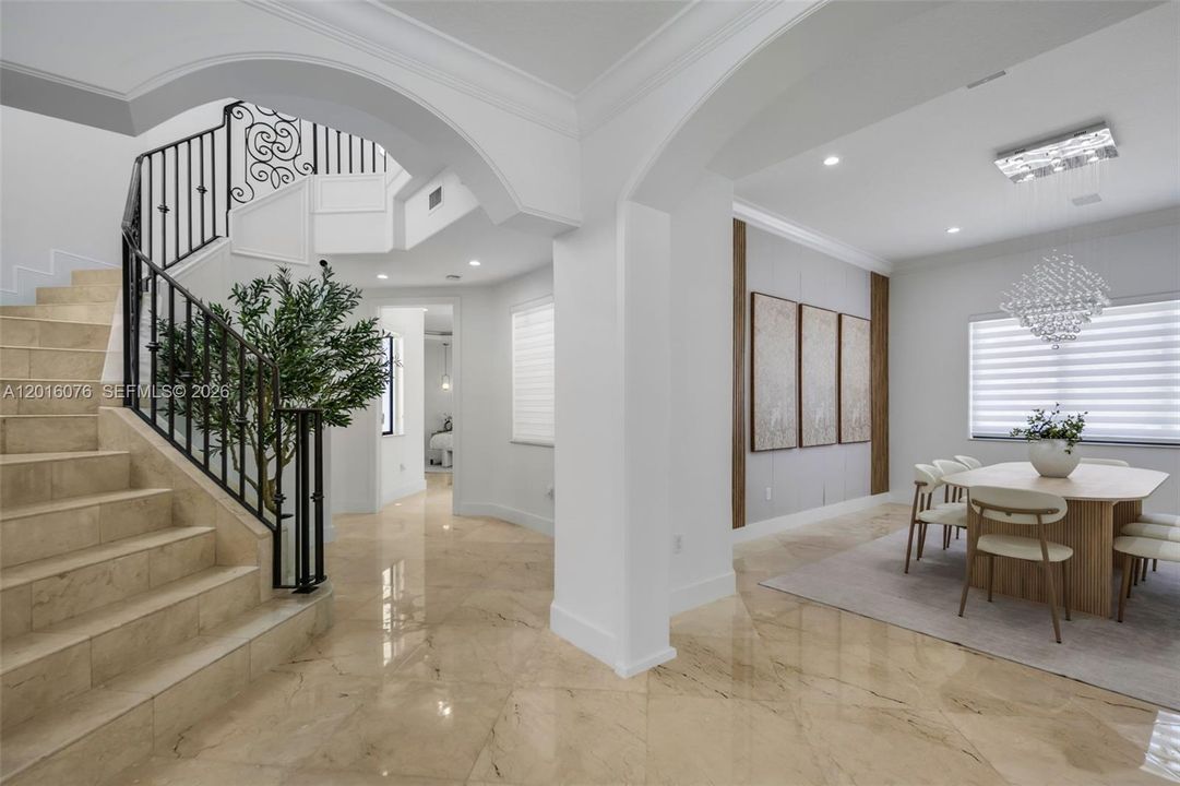 En Venta: $3,200,000 (6 camas, 7 baños, 6140 Pies cuadrados)