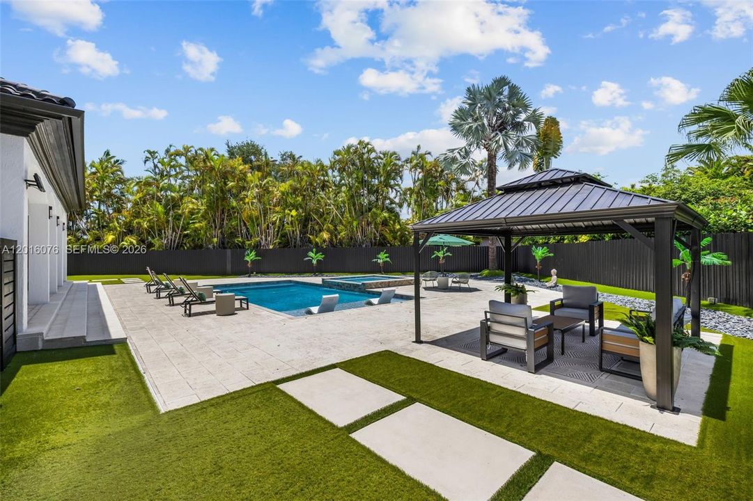 En Venta: $3,200,000 (6 camas, 7 baños, 6140 Pies cuadrados)