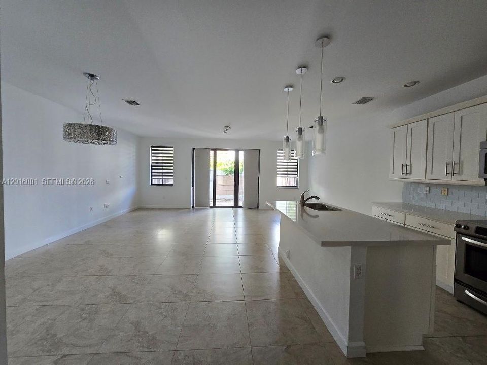 For Rent: $4,450 (4 beds, 3 baths, 2328 Square Feet)
