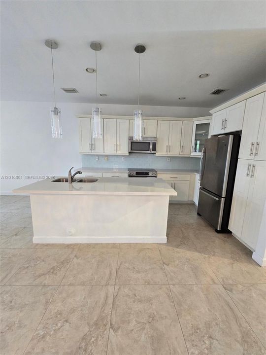 For Rent: $4,450 (4 beds, 3 baths, 2328 Square Feet)