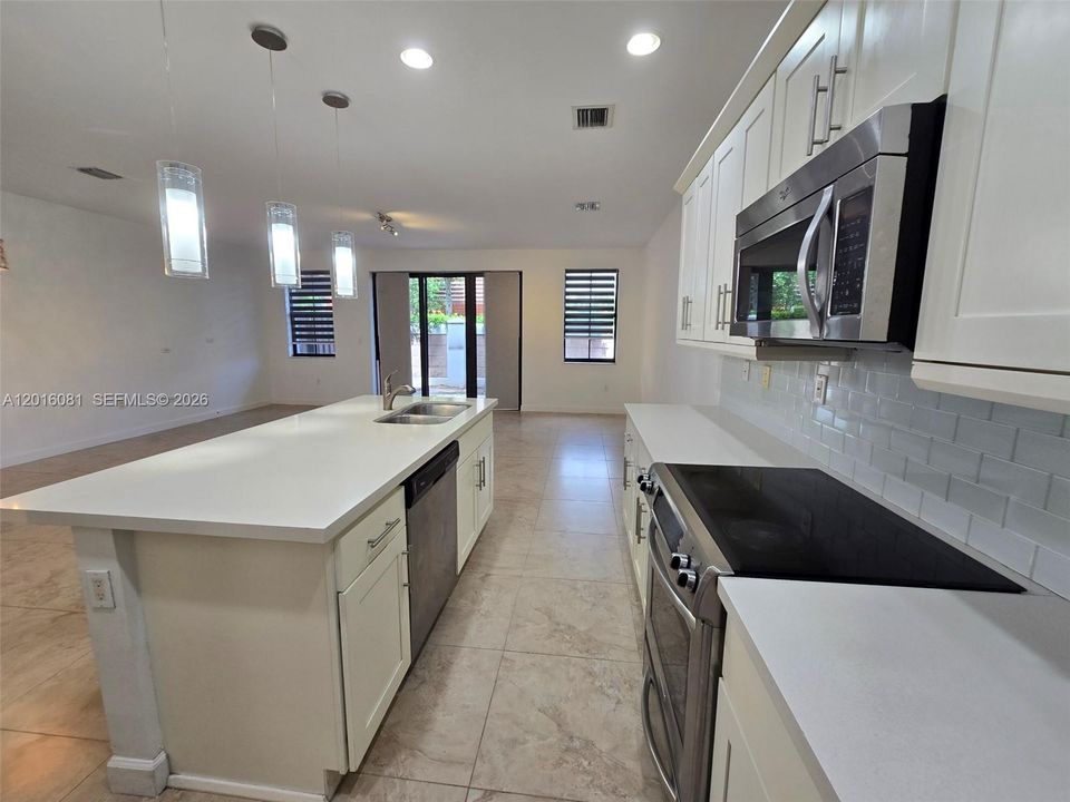 For Rent: $4,450 (4 beds, 3 baths, 2328 Square Feet)