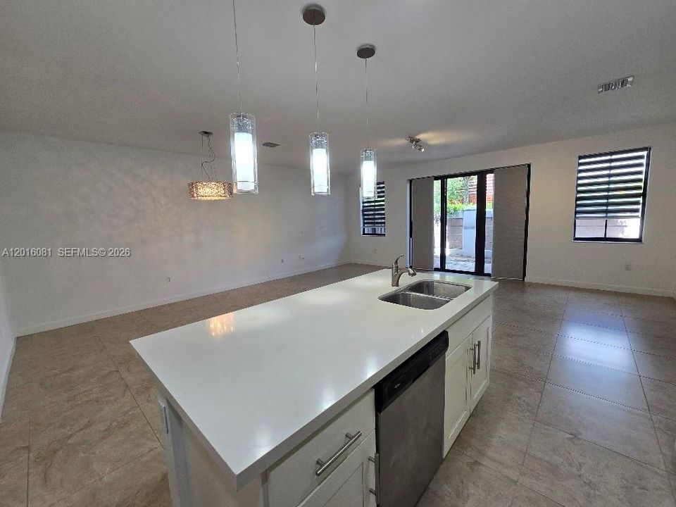 For Rent: $4,450 (4 beds, 3 baths, 2328 Square Feet)
